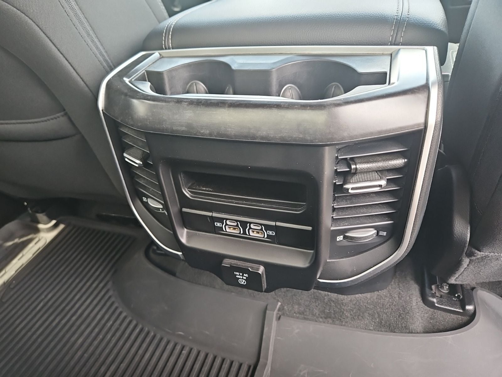 2022 RAM 1500 Big Horn Quad Cab 4x4 6'4' Box