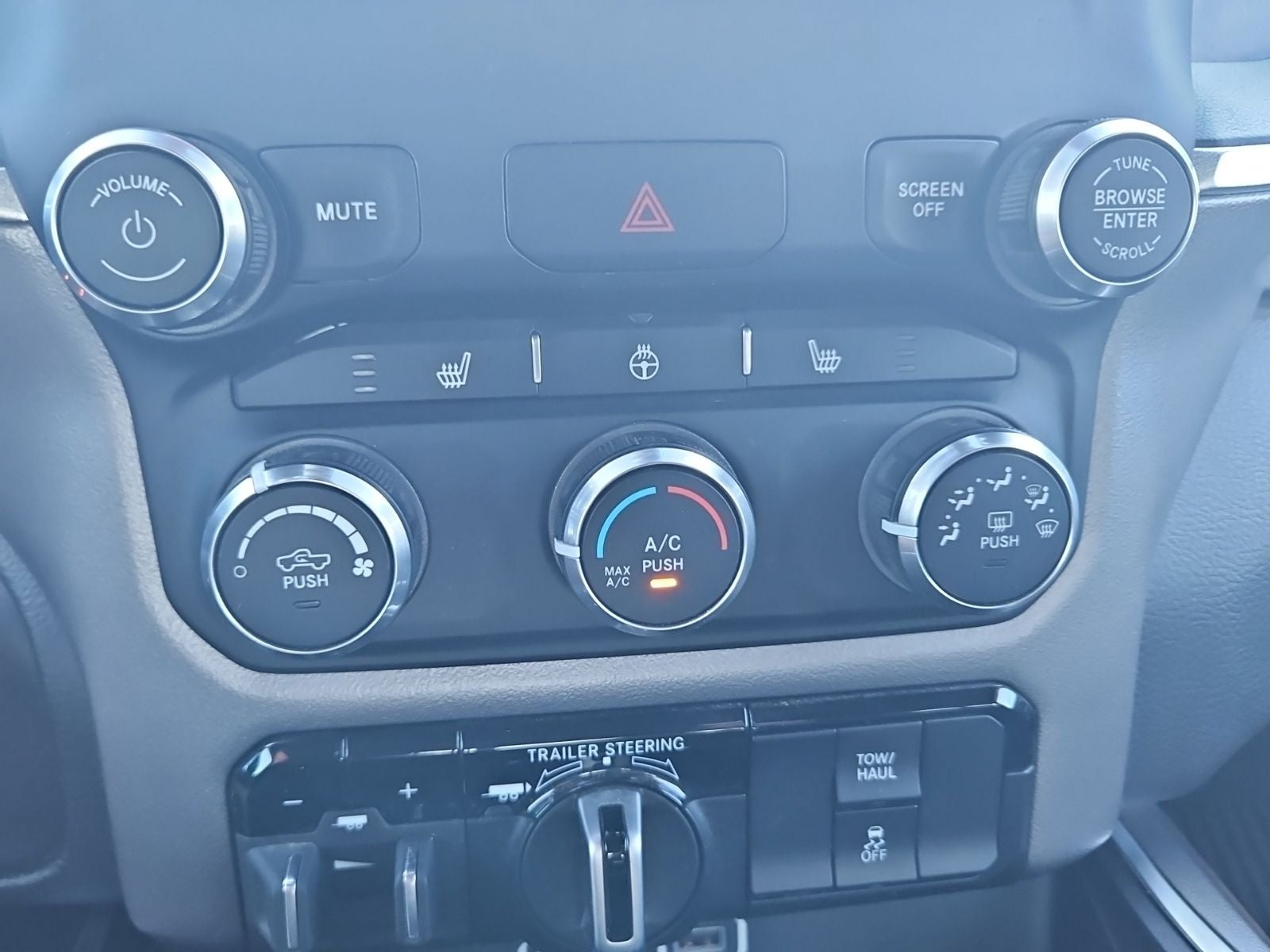 2023 RAM 1500 Big Horn Crew Cab 4x4 5'7' Box