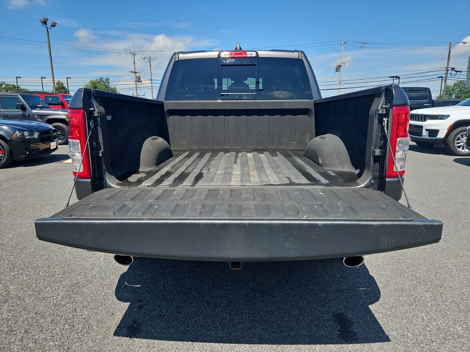2022 RAM 1500 Big Horn Crew Cab 4x4 5'7' Box