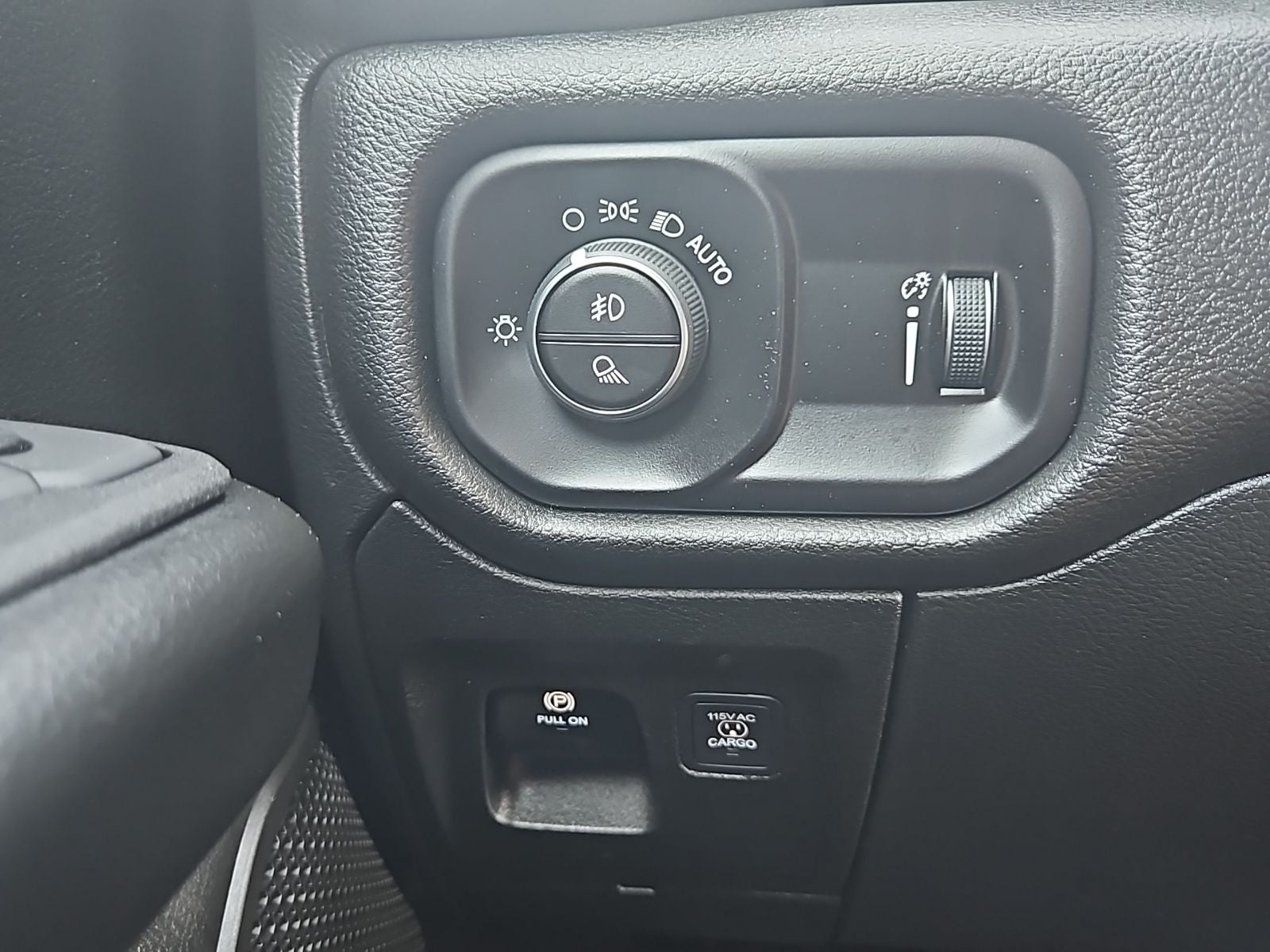 2026 RAM 1500 Warlock Crew Cab 4x4 5'7' Box