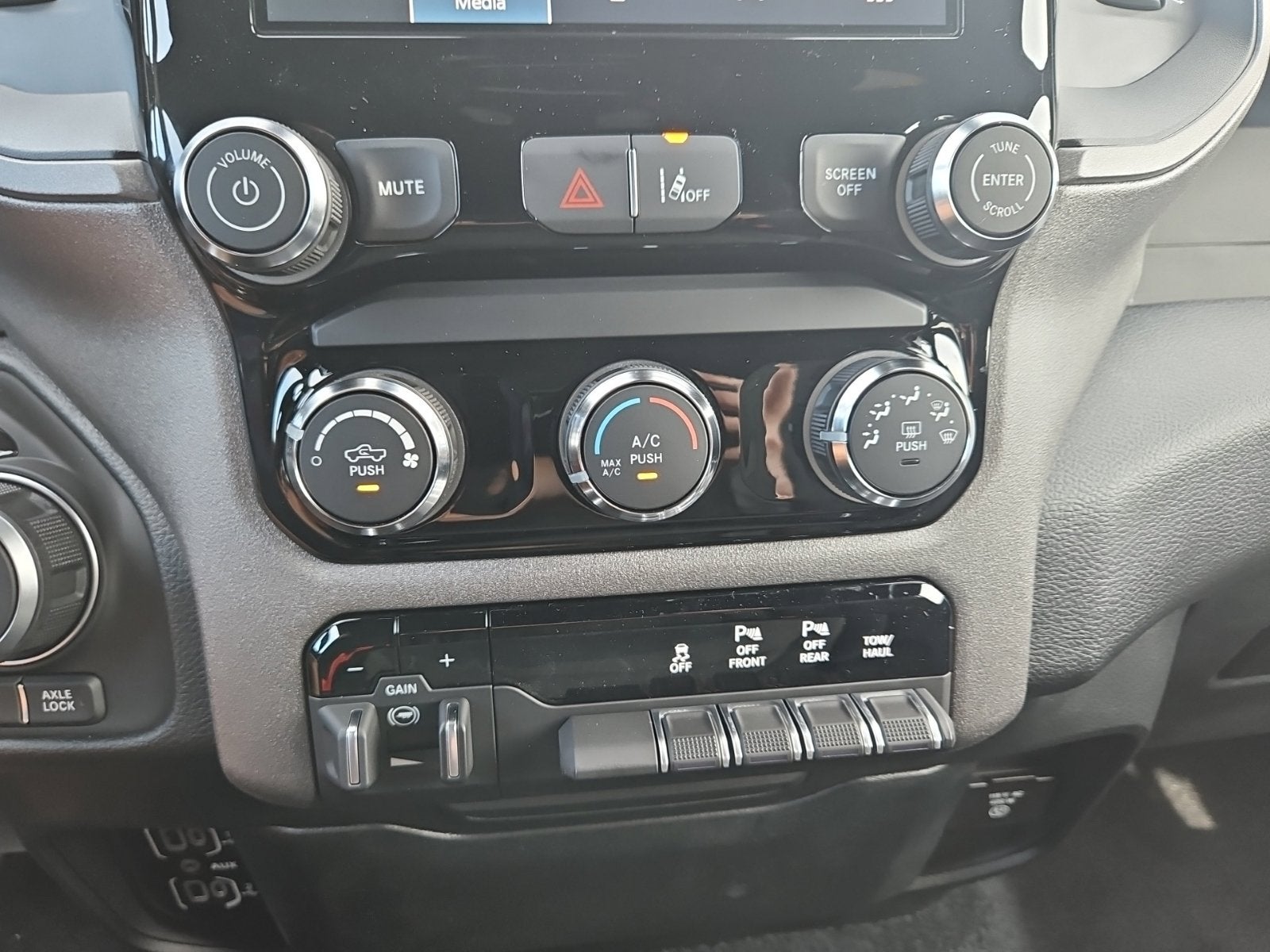 2027 RAM Ram 1500 RAM 1500 WARLOCK CREW CAB 4X4 5'7' BOX