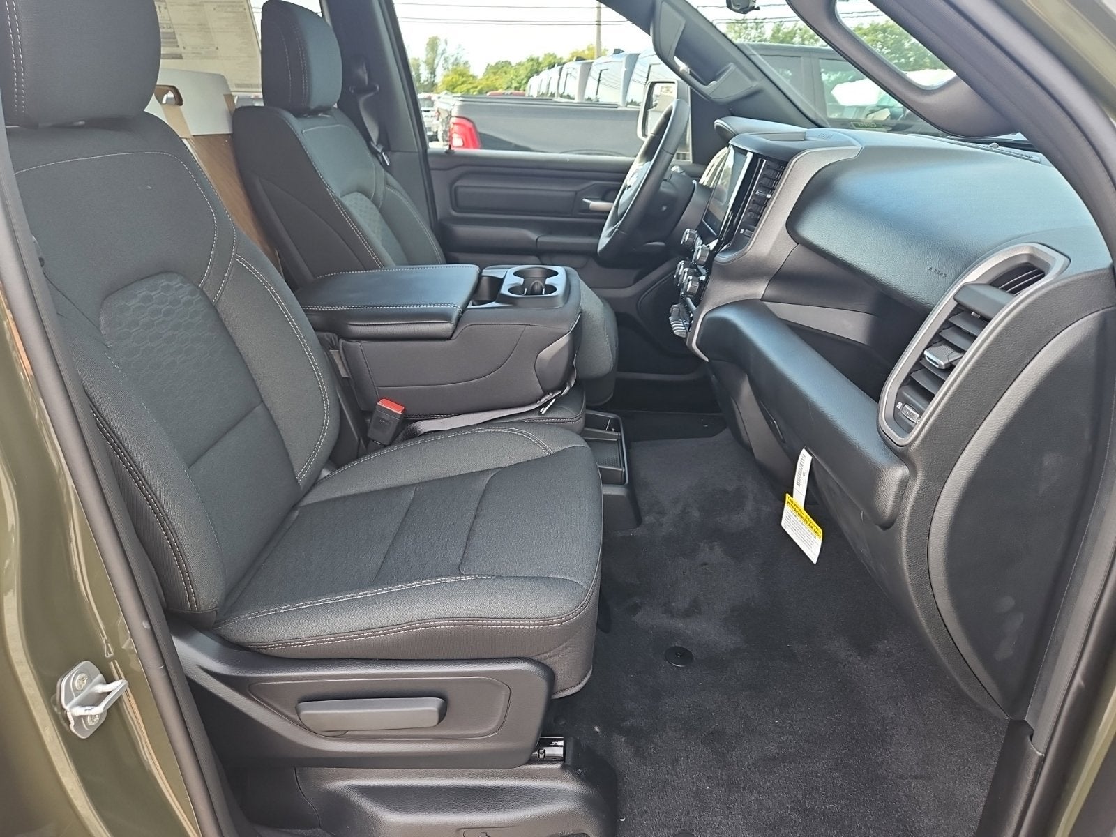 2027 RAM Ram 1500 RAM 1500 WARLOCK CREW CAB 4X4 5'7' BOX