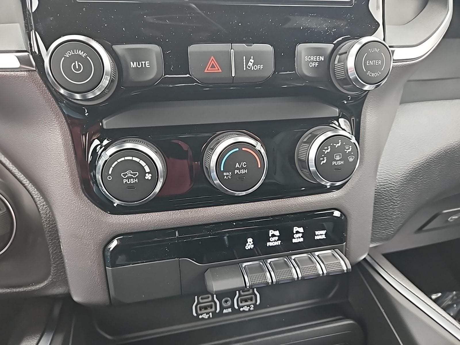 2026 RAM Ram 1500 RAM 1500 EXPRESS CREW CAB 4X4 5'7' BOX