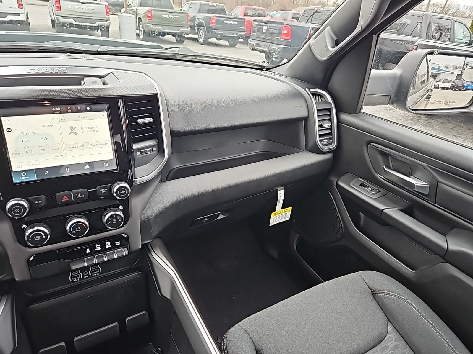 2026 RAM Ram 1500 RAM 1500 EXPRESS CREW CAB 4X4 5'7' BOX