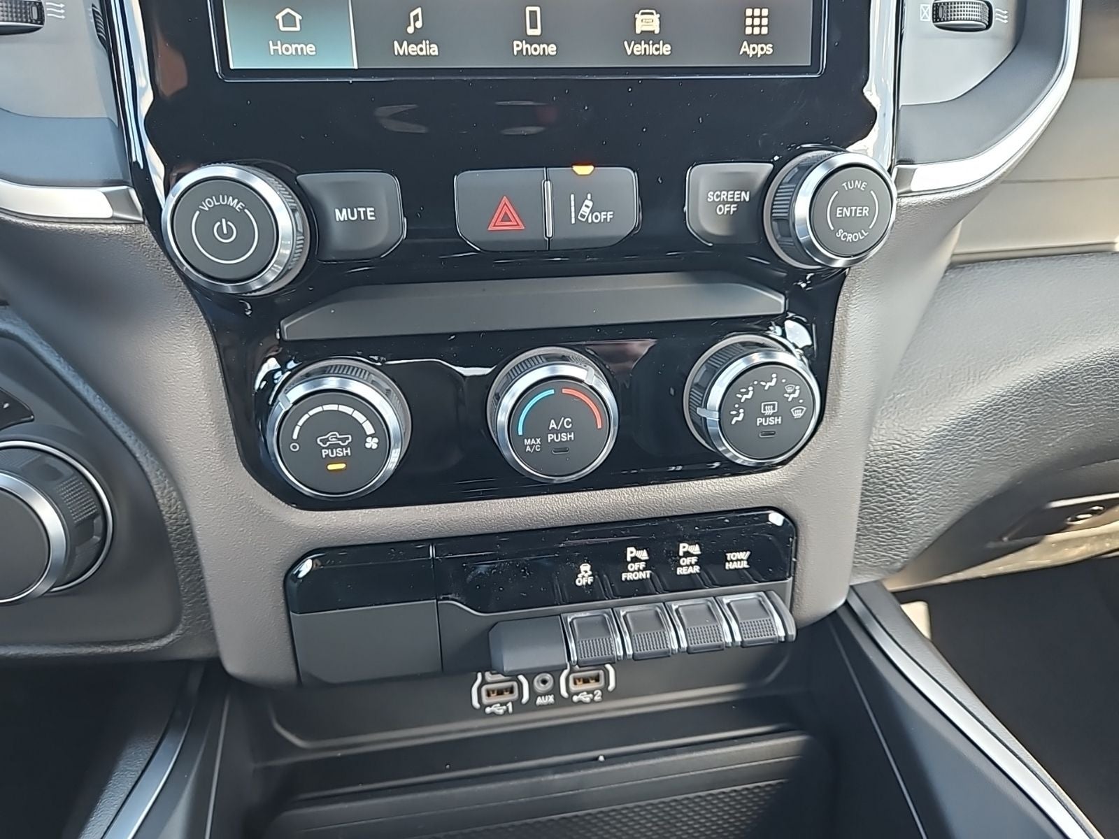 2026 RAM Ram 1500 RAM 1500 EXPRESS CREW CAB 4X4 5'7' BOX