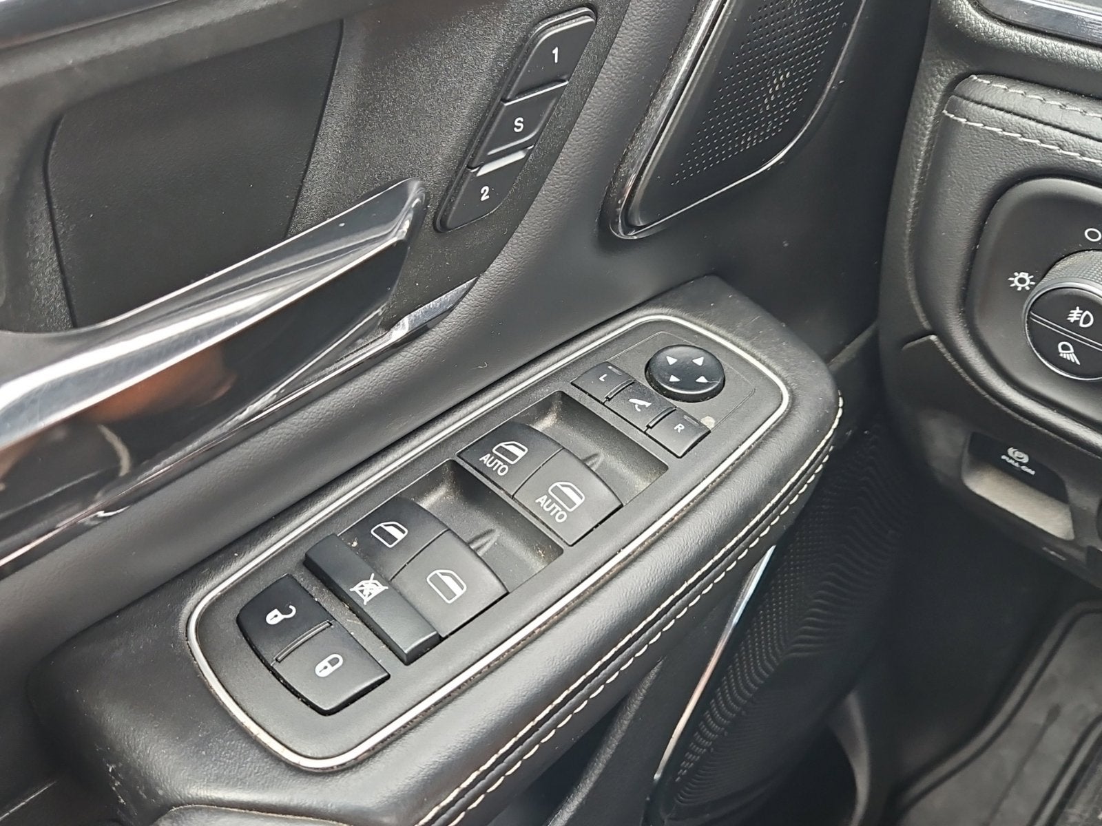 2022 RAM 1500 Limited Crew Cab 4x4 5'7' Box