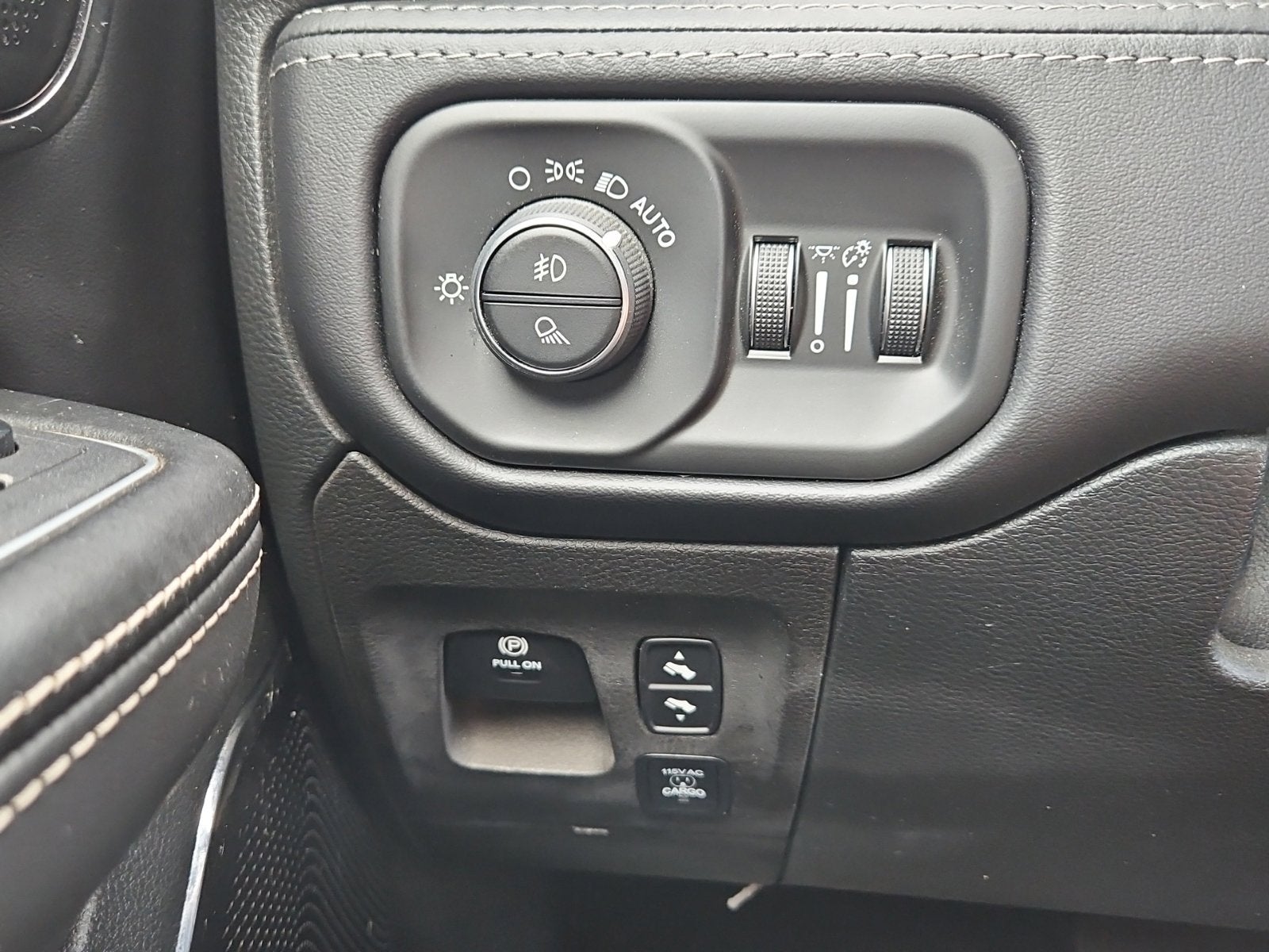 2022 RAM 1500 Limited Crew Cab 4x4 5'7' Box