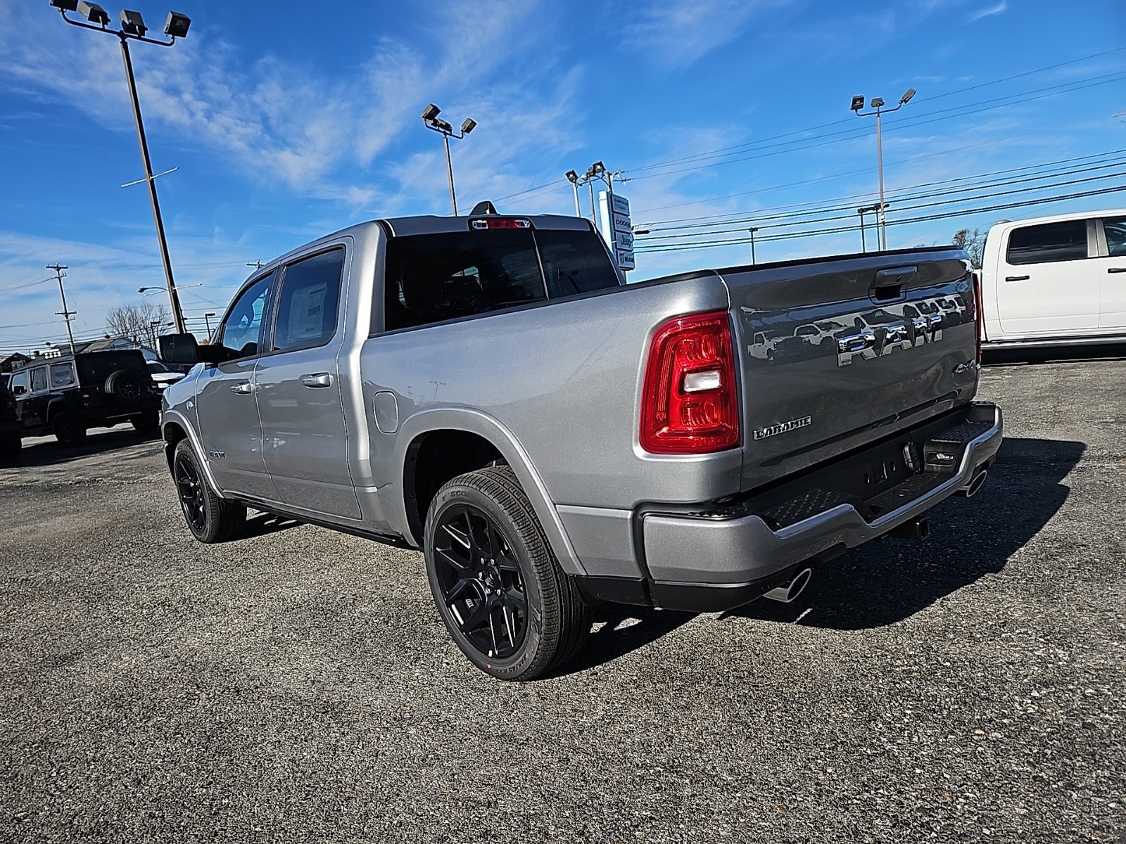 2026 RAM Ram 1500 RAM 1500 LARAMIE CREW CAB 4X4 5'7' BOX