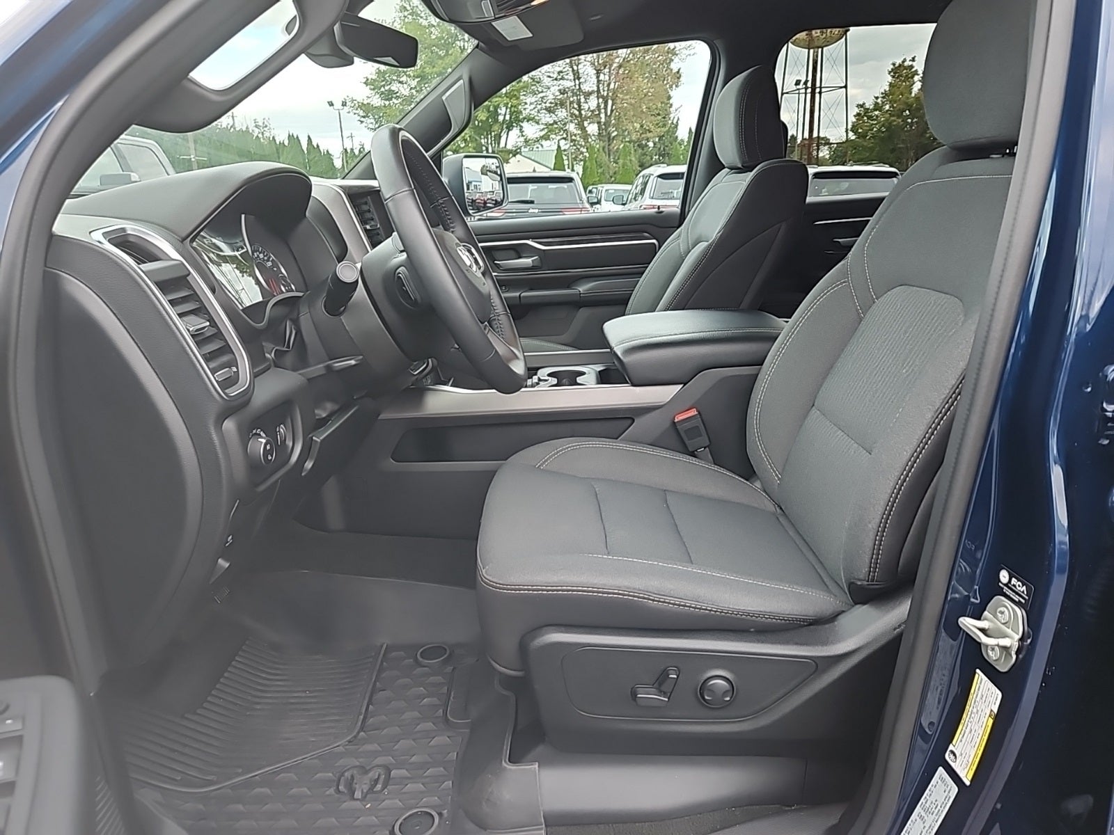 2024 RAM 1500 Big Horn Crew Cab 4x4 6'4' Box