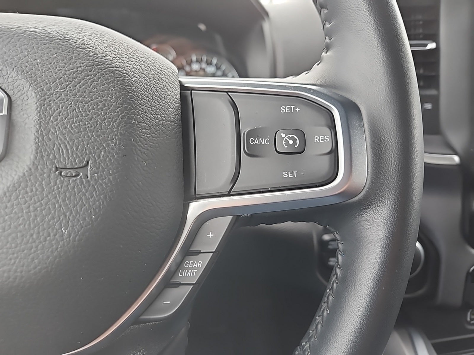 2024 RAM 1500 Big Horn Crew Cab 4x4 6'4' Box