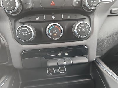 2024 RAM 1500 Big Horn Crew Cab 4x4 6'4' Box