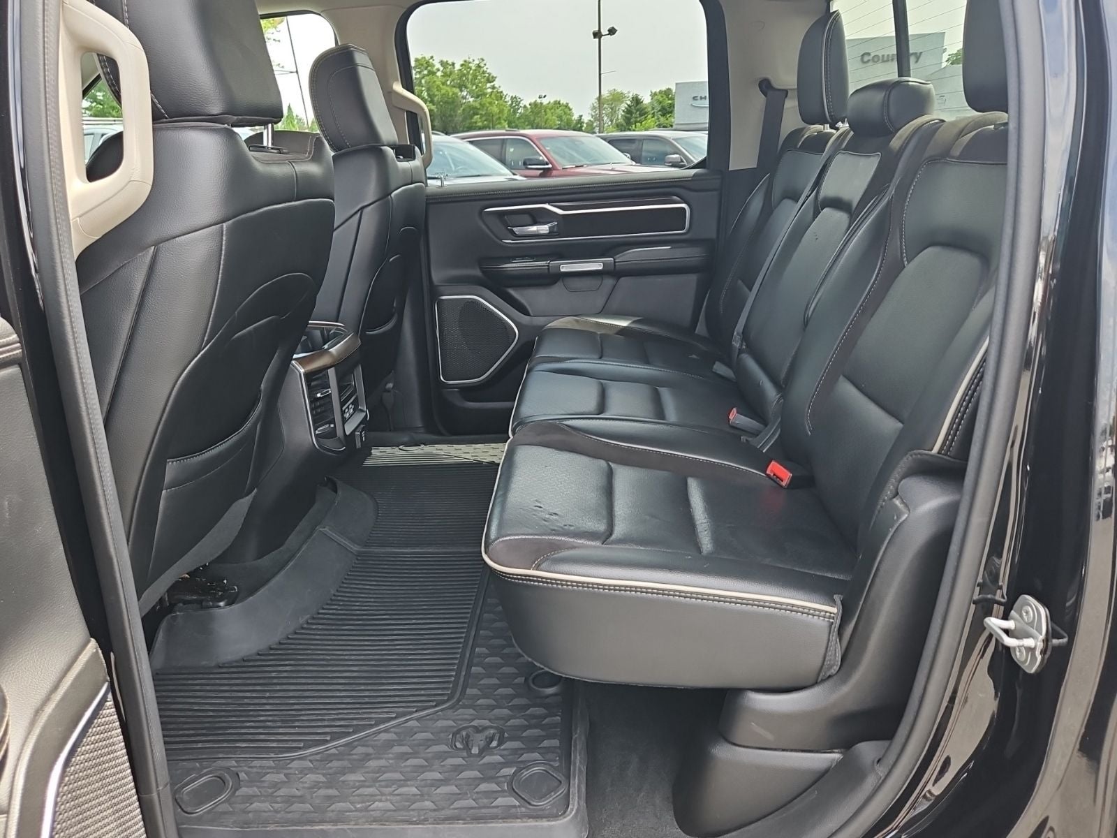 2022 RAM 1500 Laramie Crew Cab 4x4 6'4' Box