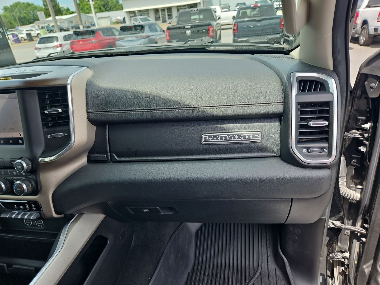 2022 RAM 1500 Laramie Crew Cab 4x4 6'4' Box