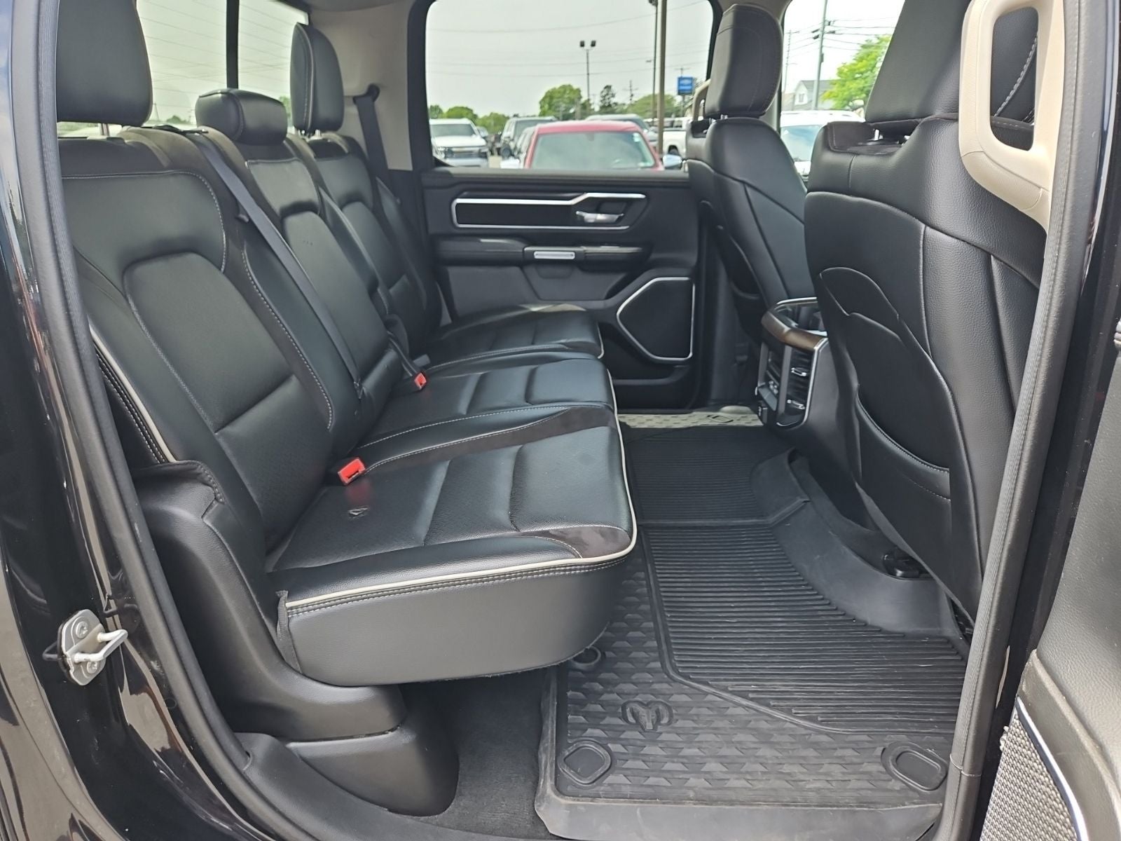 2022 RAM 1500 Laramie Crew Cab 4x4 6'4' Box