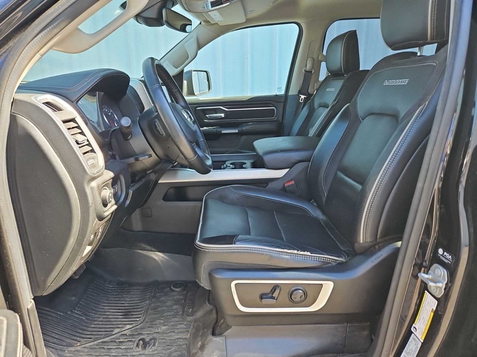 2022 RAM 1500 Laramie Crew Cab 4x4 6'4' Box