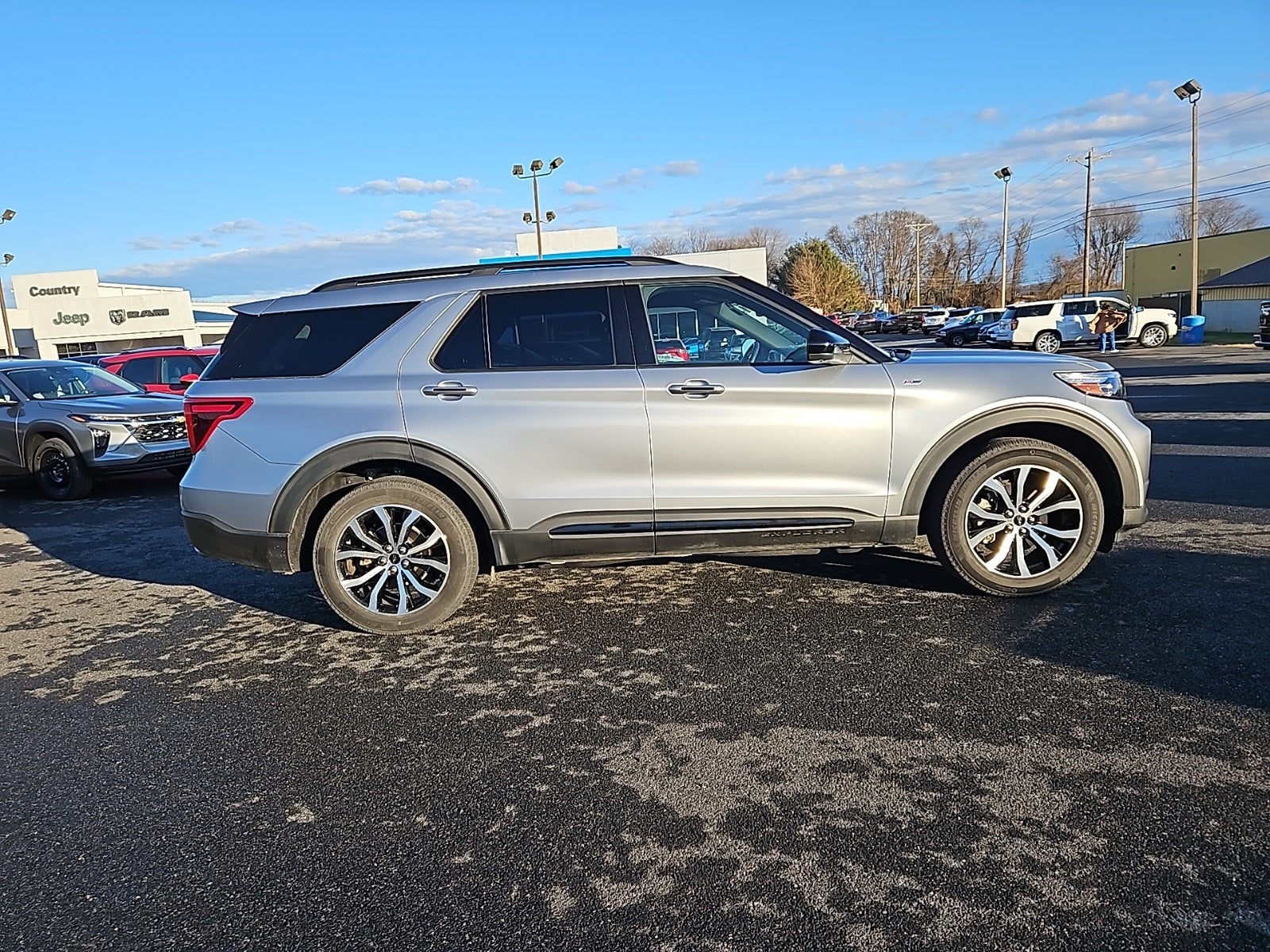 2022 Ford Explorer ST-Line