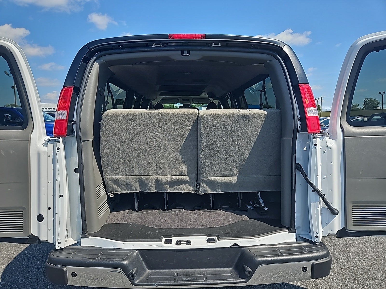 2024 Chevrolet Express Passenger RWD 3500 Extended Wheelbase LT