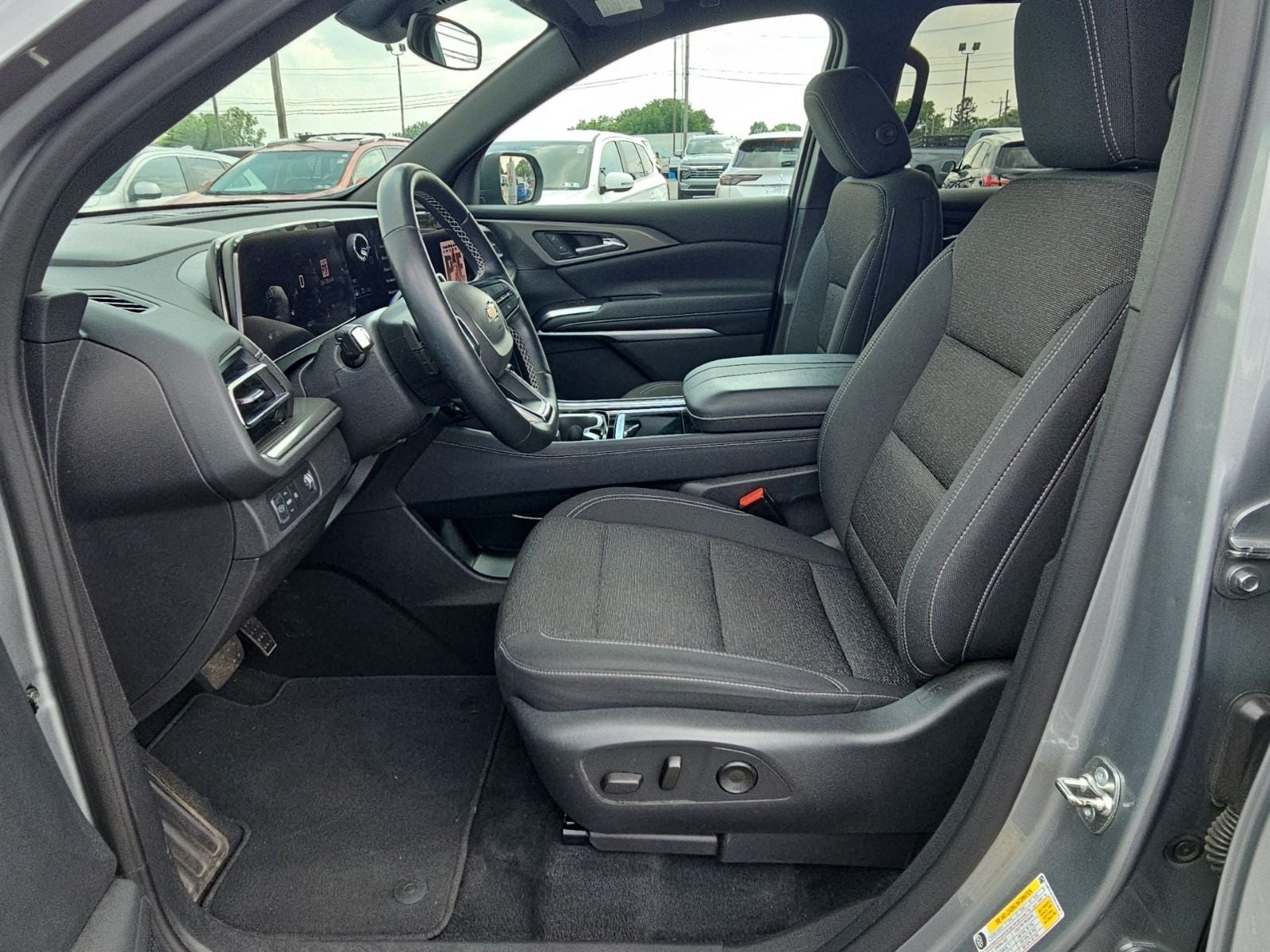 2024 Chevrolet Traverse FWD LT