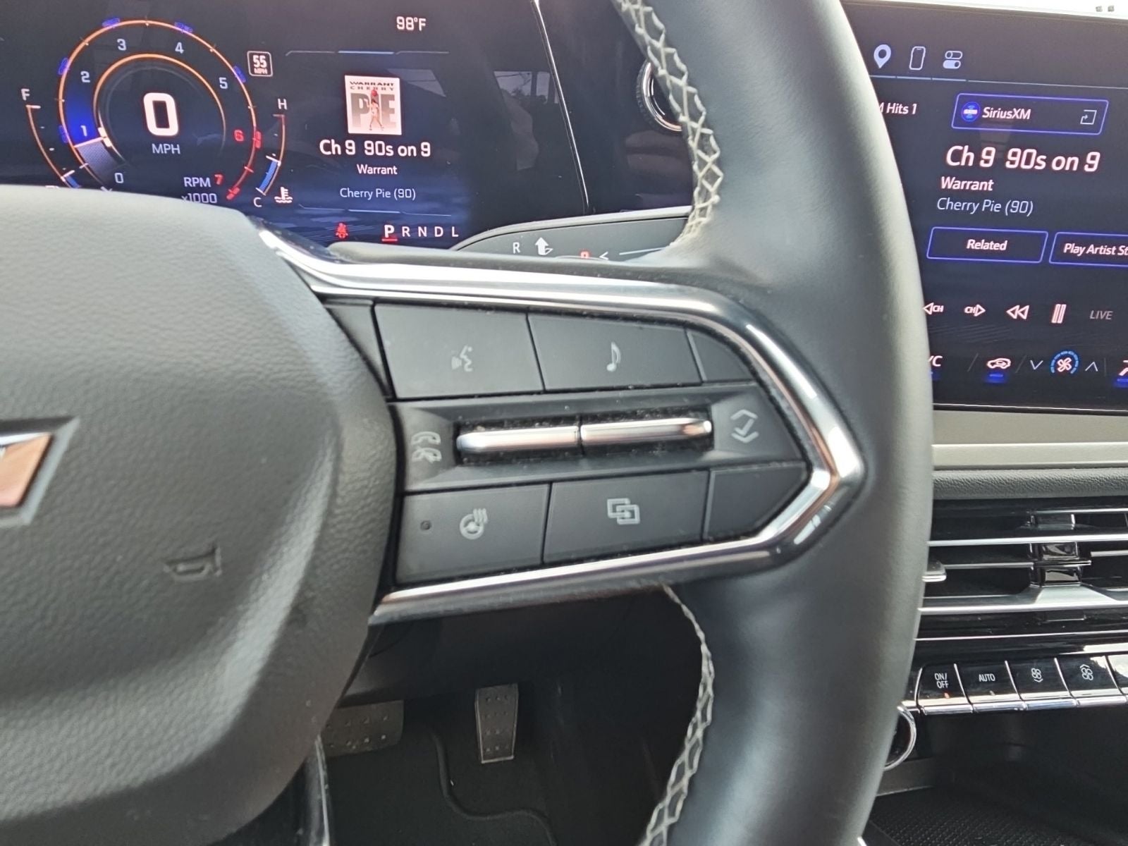 2024 Chevrolet Traverse FWD LT