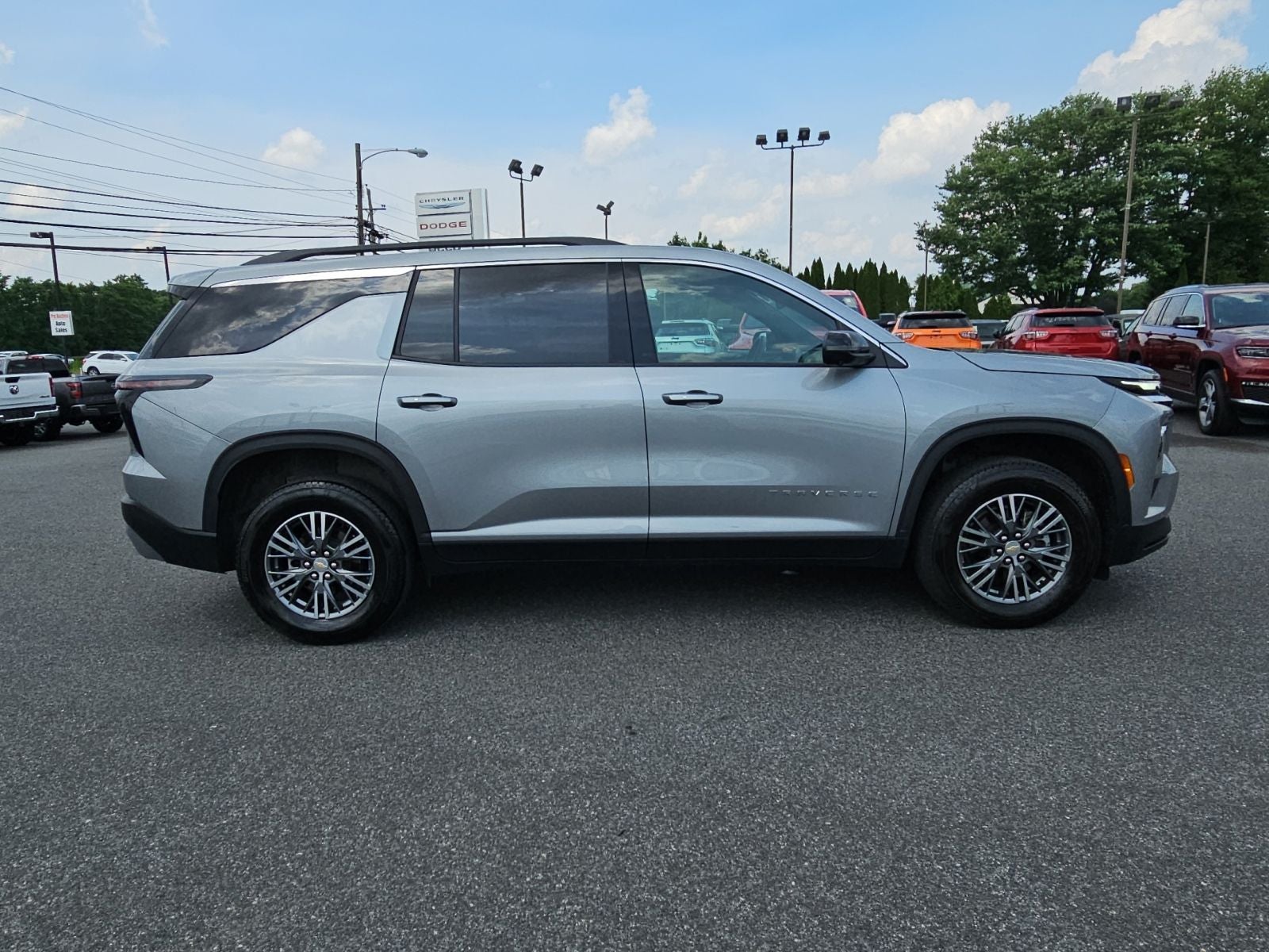 2024 Chevrolet Traverse FWD LT