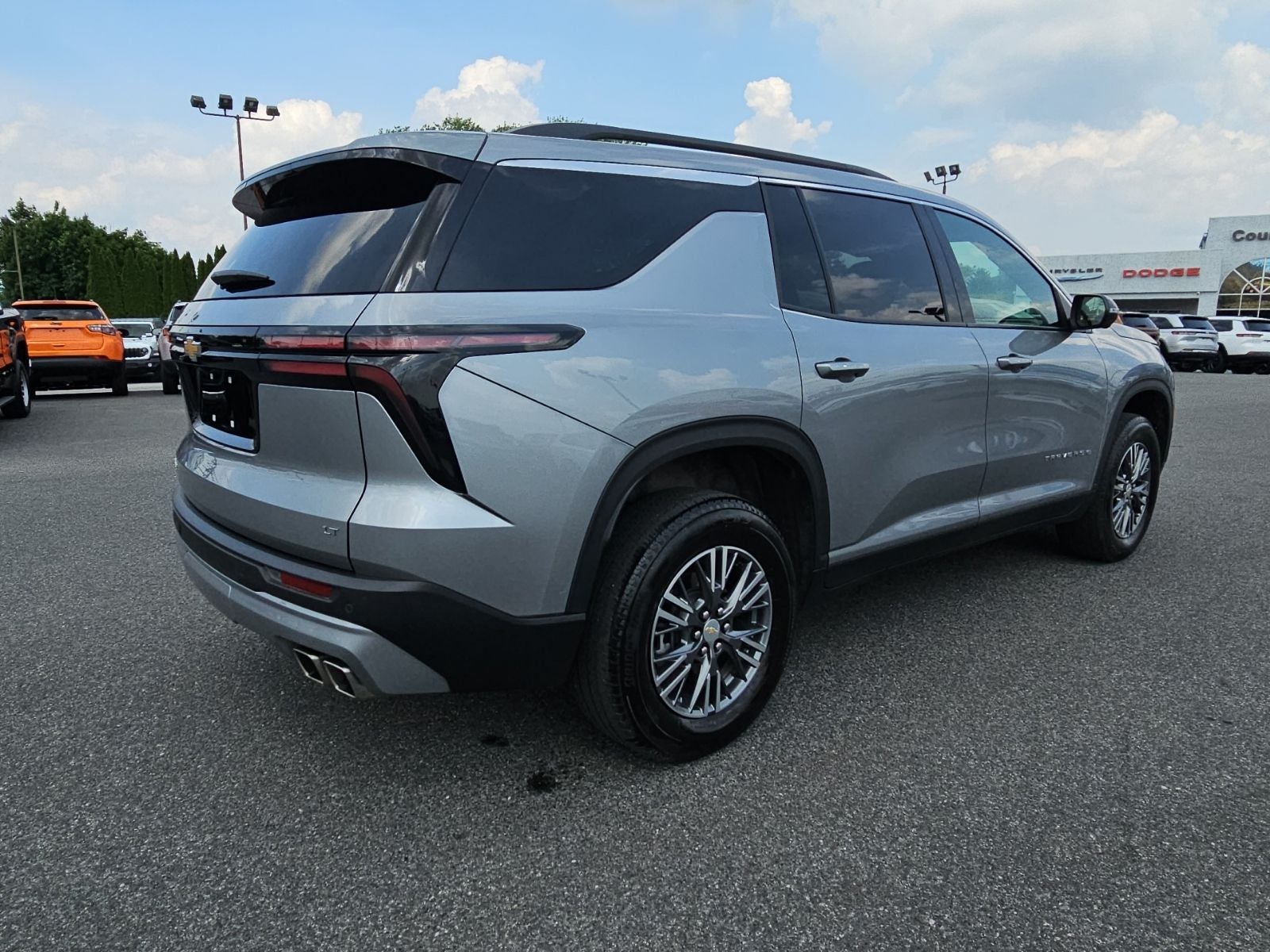 2024 Chevrolet Traverse FWD LT