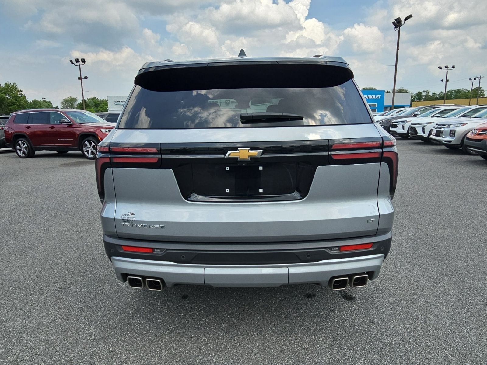 2024 Chevrolet Traverse FWD LT