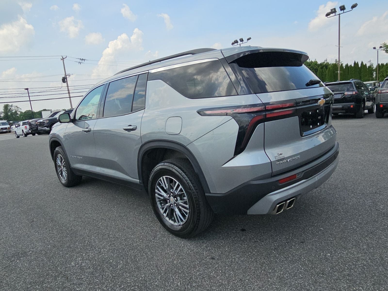2024 Chevrolet Traverse FWD LT