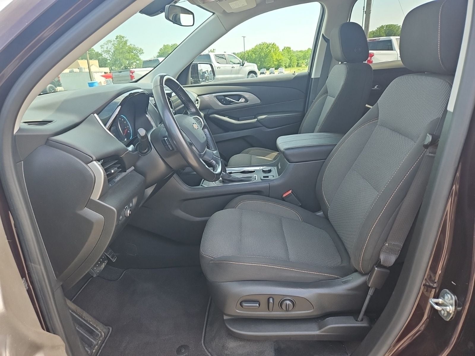2020 Chevrolet Traverse AWD LT Cloth