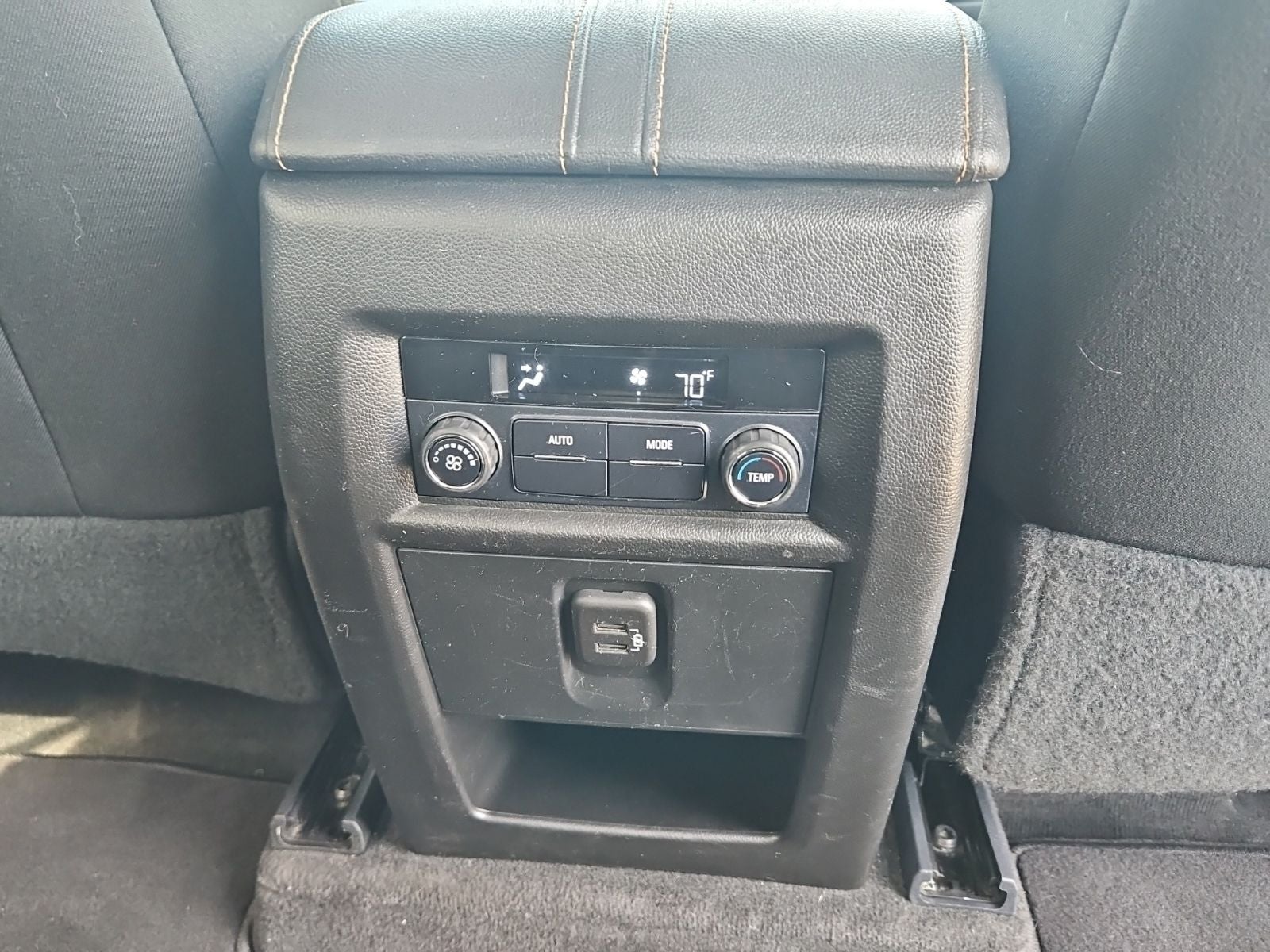 2020 Chevrolet Traverse AWD LT Cloth
