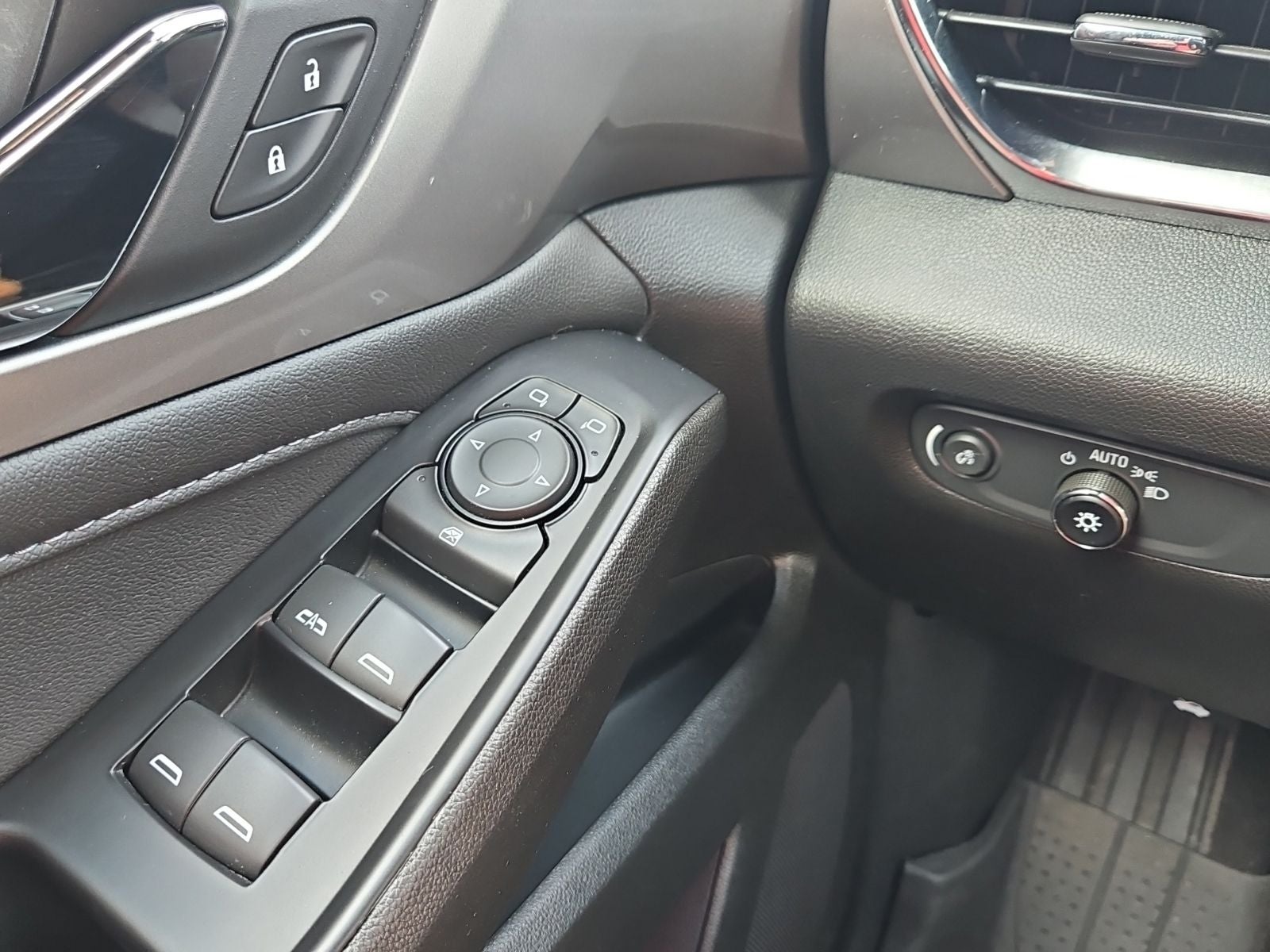 2023 Chevrolet Traverse AWD LT Cloth