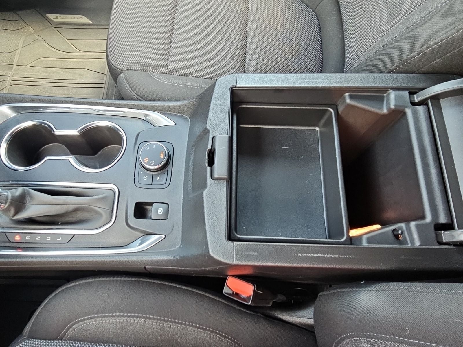 2023 Chevrolet Traverse AWD LT Cloth