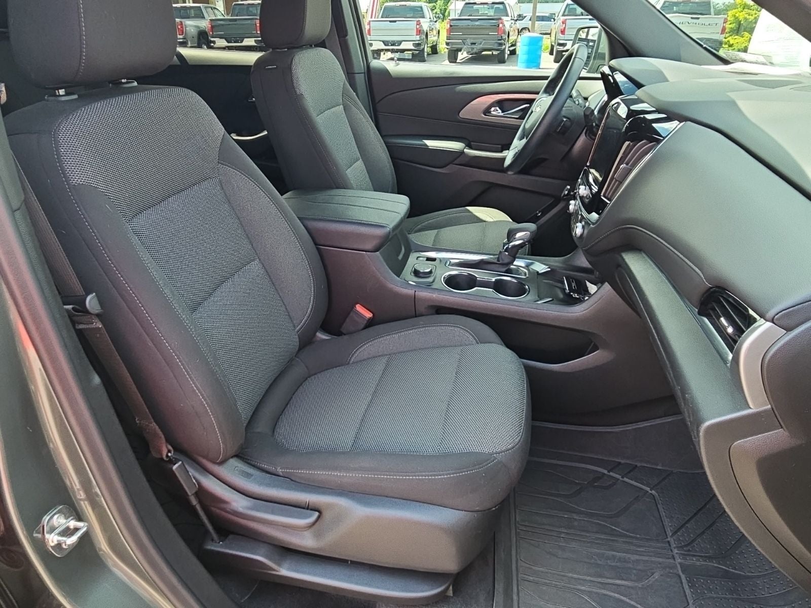 2023 Chevrolet Traverse AWD LT Cloth