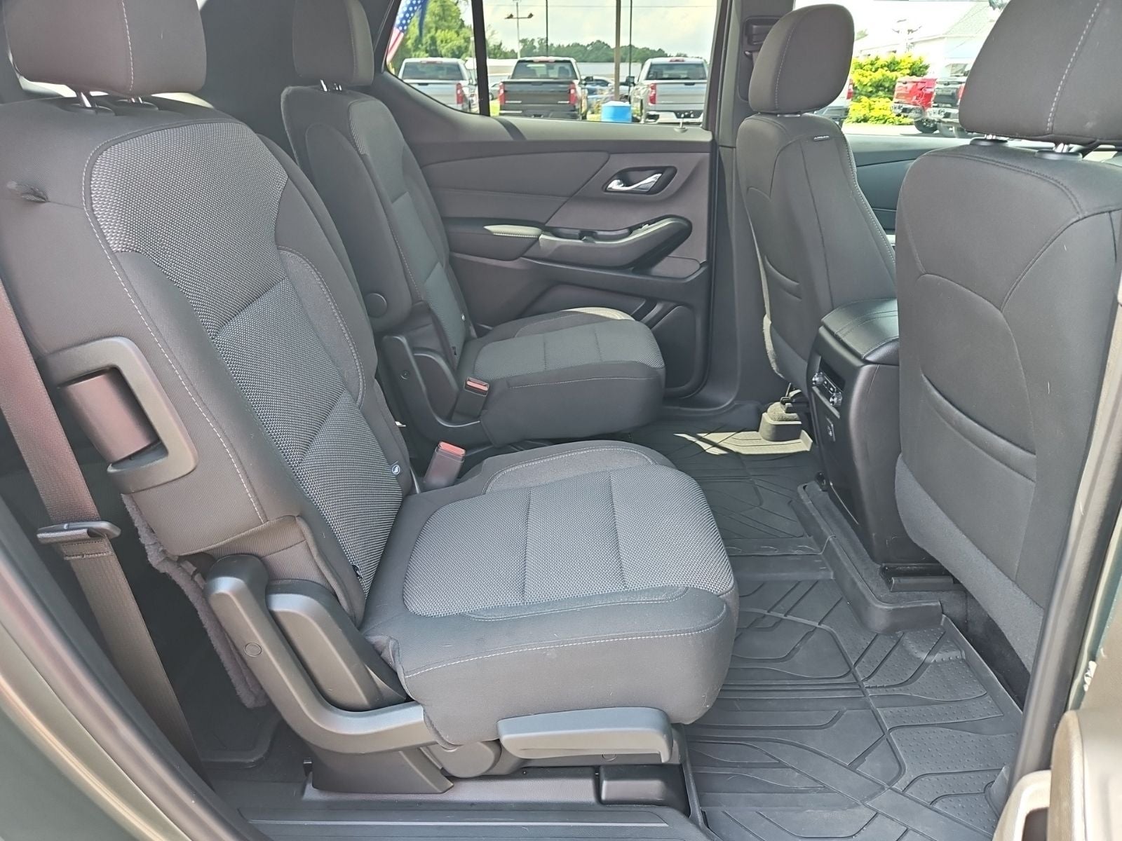 2023 Chevrolet Traverse AWD LT Cloth