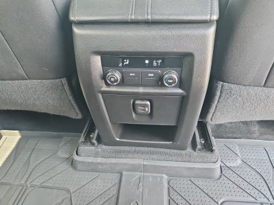 2023 Chevrolet Traverse AWD LT Cloth
