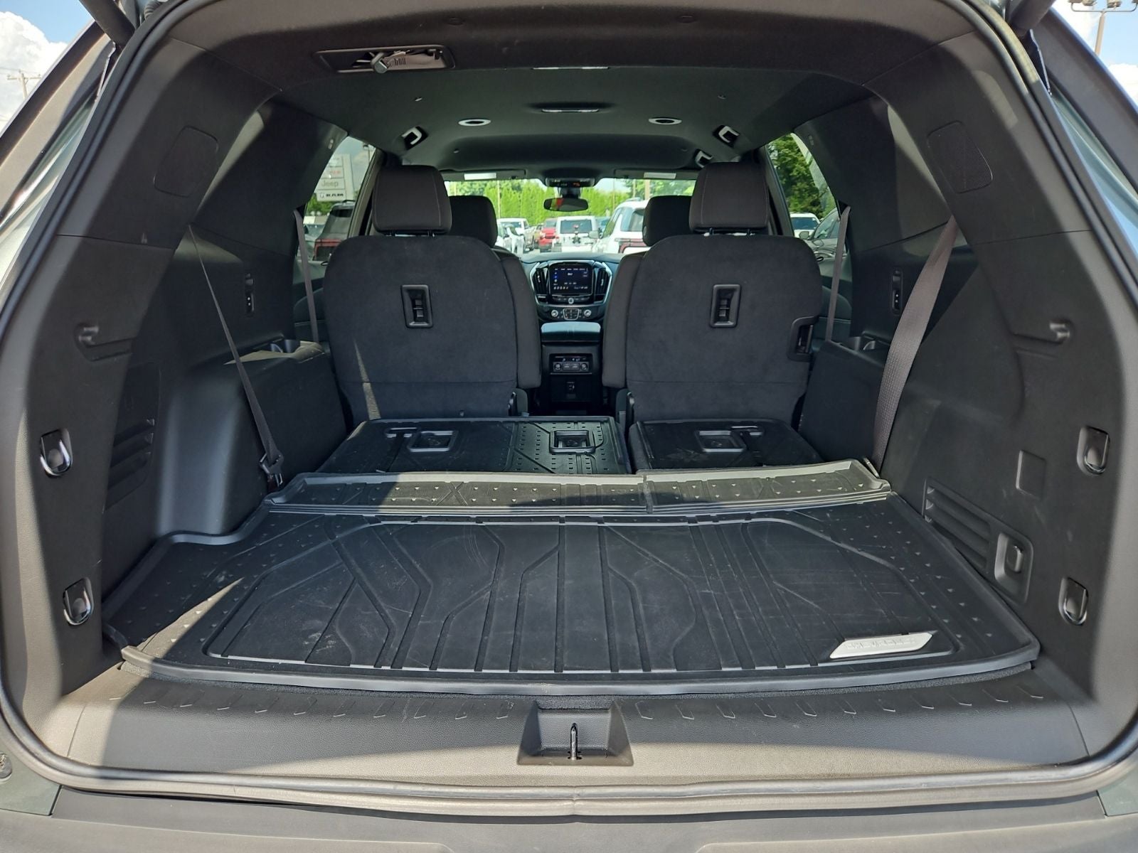2023 Chevrolet Traverse AWD LT Cloth