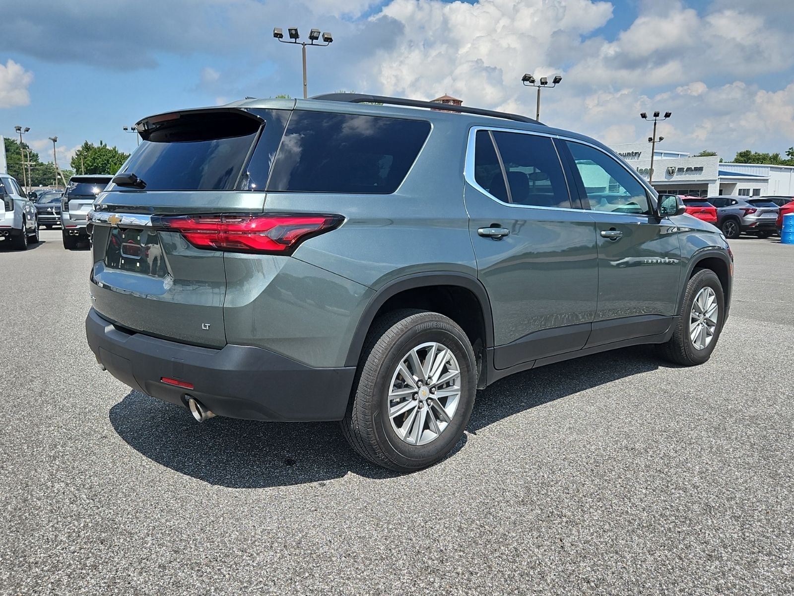 2023 Chevrolet Traverse AWD LT Cloth