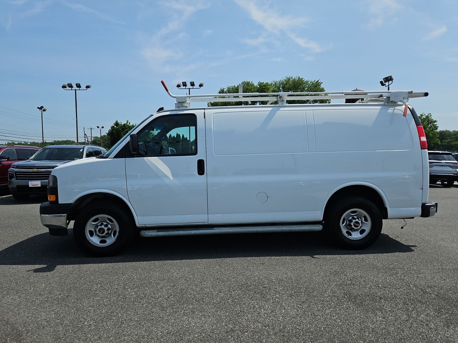 2022 GMC Savana Cargo RWD 2500 Regular Wheelbase Work Van