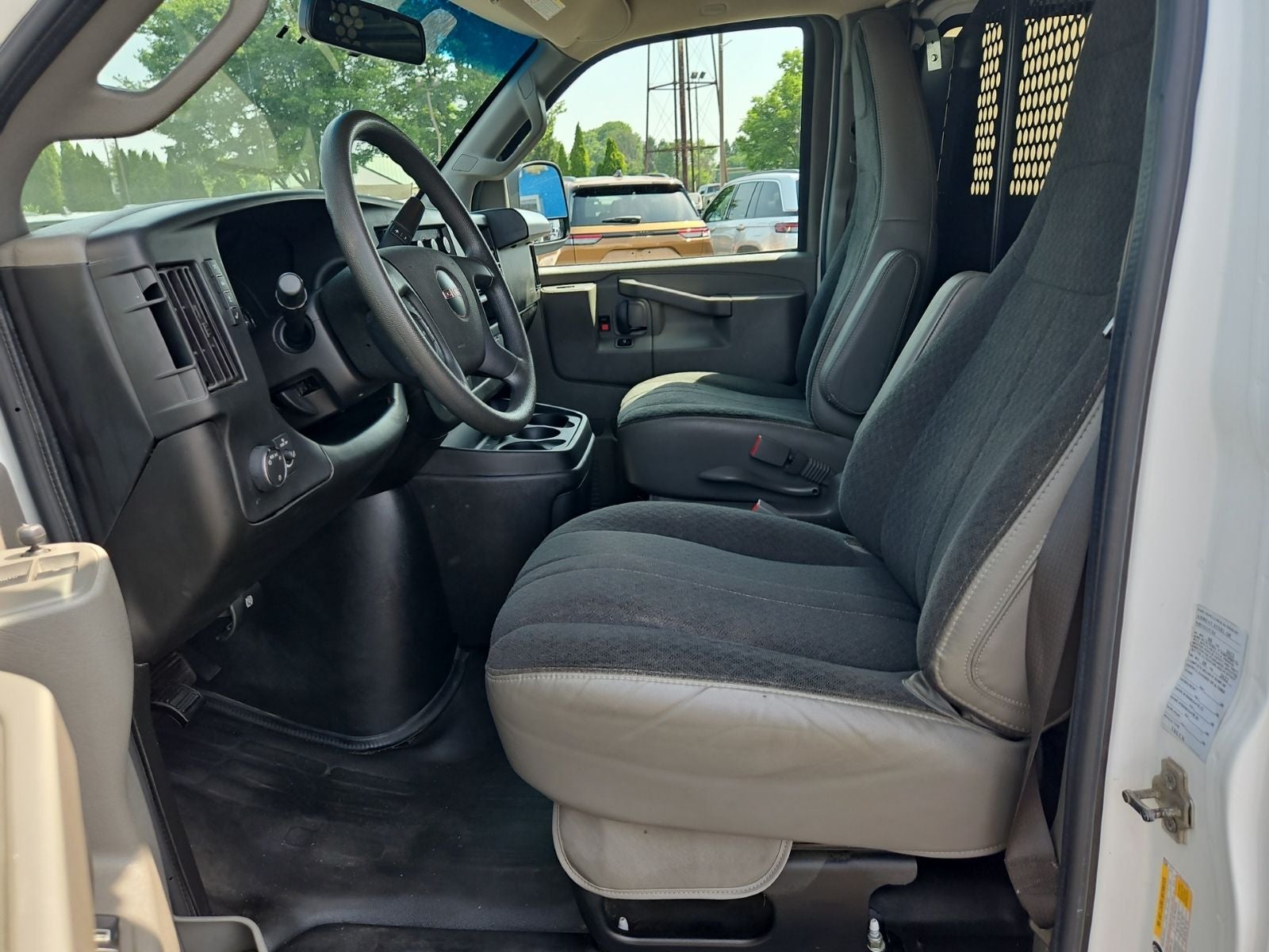 2022 GMC Savana Cargo RWD 2500 Regular Wheelbase Work Van