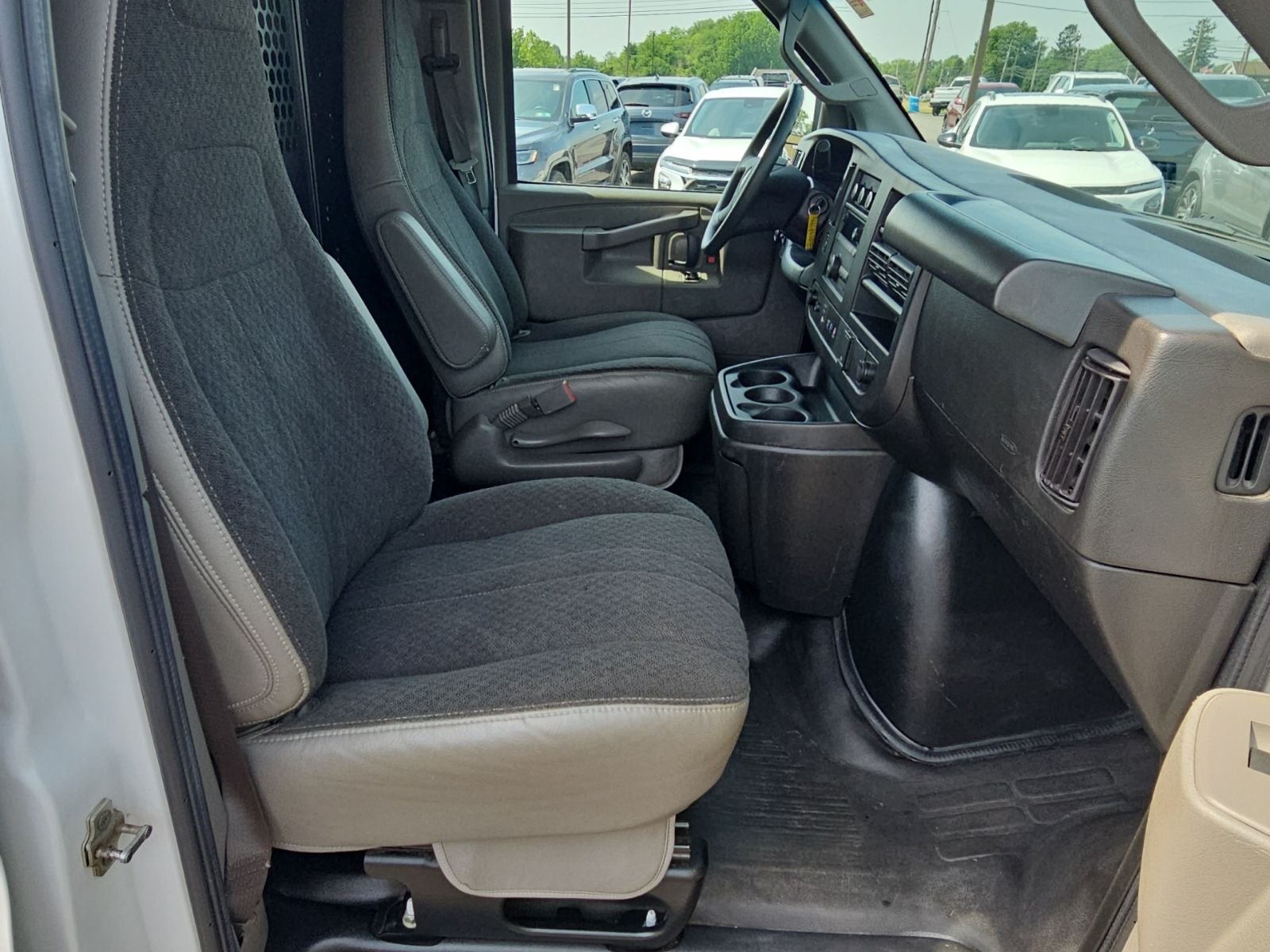2022 GMC Savana Cargo RWD 2500 Regular Wheelbase Work Van