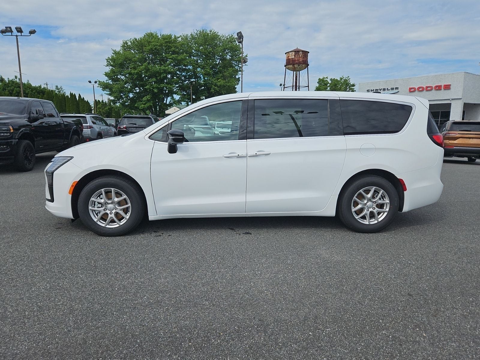 2027 Chrysler Pacifica PACIFICA SELECT