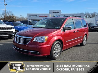 2016 Chrysler Town &amp; Country Touring-L Anniversary Edition