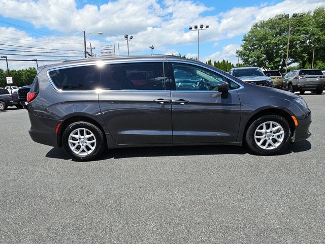 2020 Chrysler Voyager LX