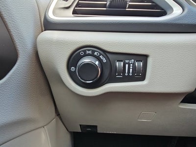 2020 Chrysler Voyager LX