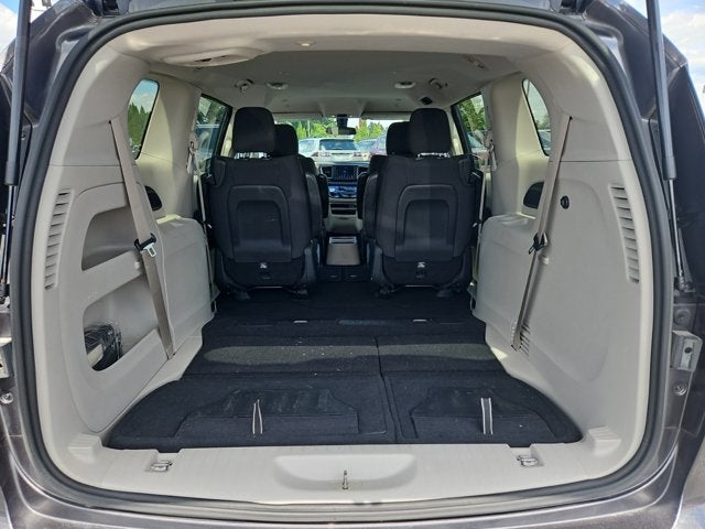 2020 Chrysler Voyager LX