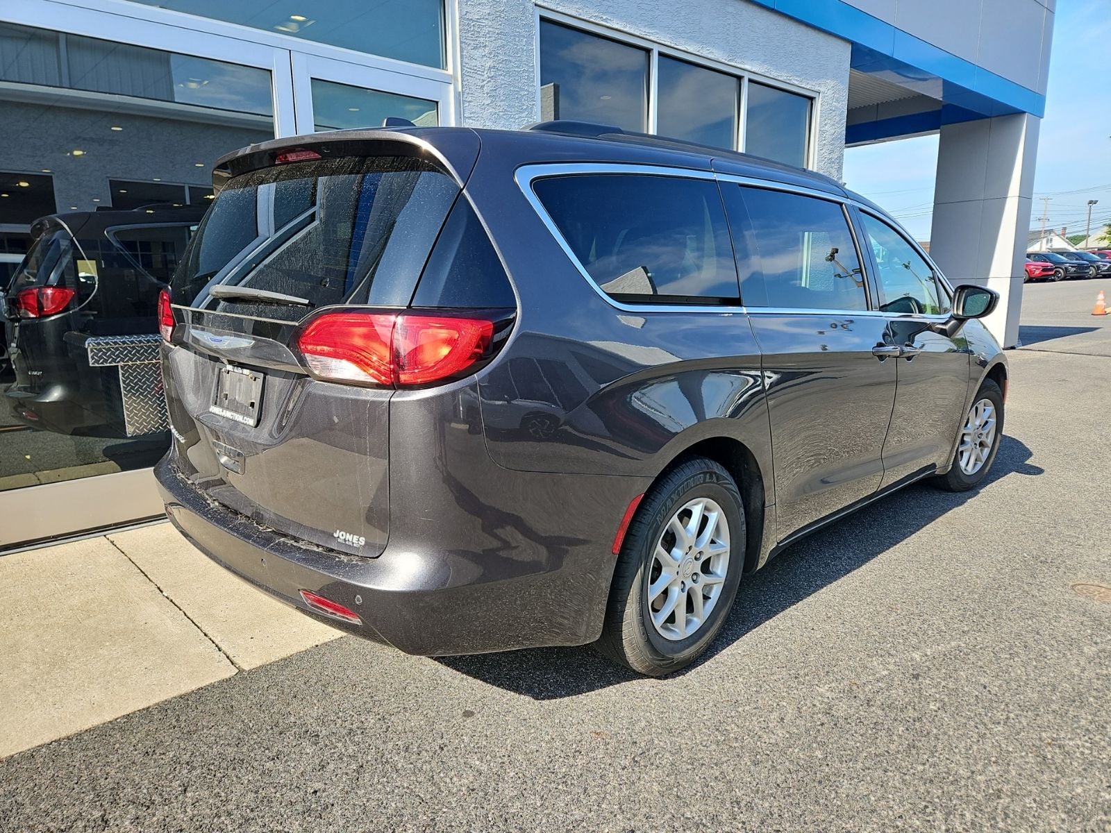 2020 Chrysler Voyager LX