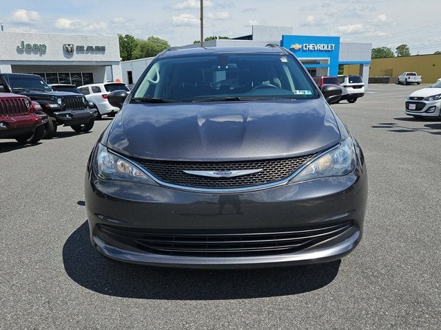 2020 Chrysler Voyager LX