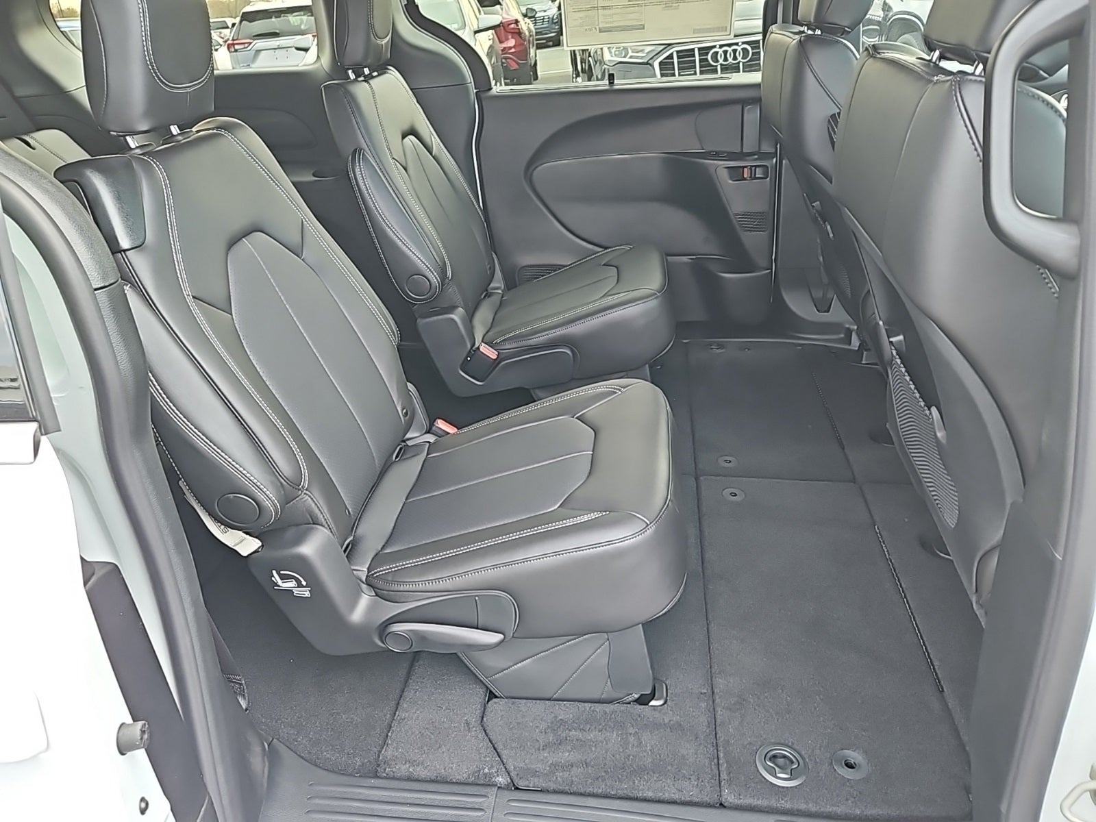 2026 Chrysler Voyager VOYAGER LX