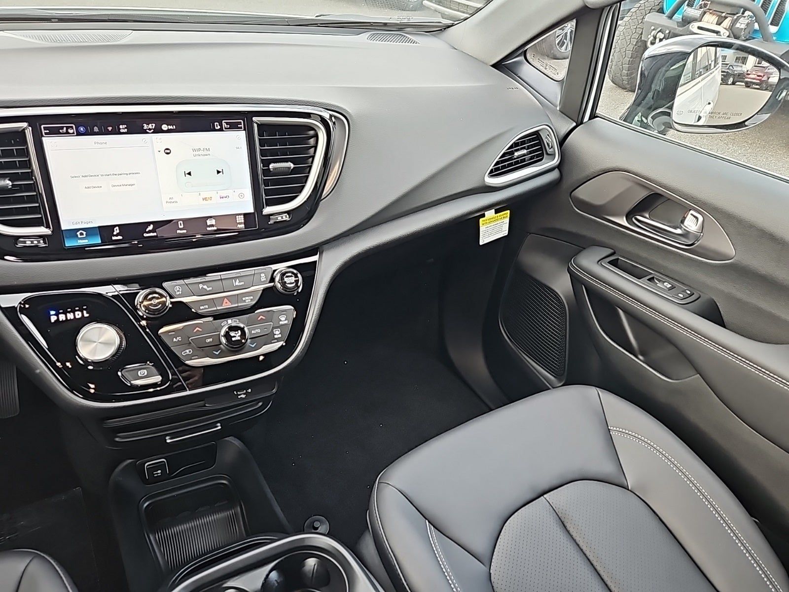 2026 Chrysler Voyager VOYAGER LX