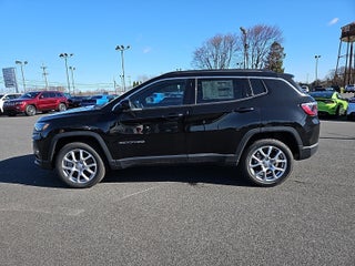 2024 Jeep Compass COMPASS LATITUDE LUX 4X4 in Downingtown, PA - Jeff D'Ambrosio Auto Group