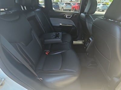 2023 Jeep Compass Latitude Lux FWD